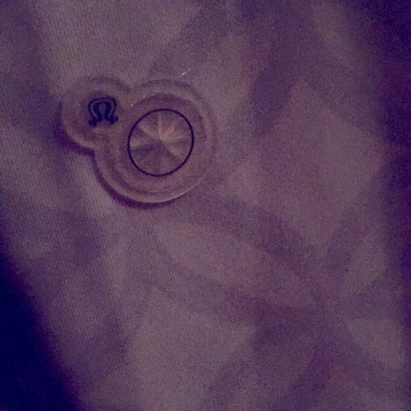 💕 Host Pick 💕 HTF Lululemon Essence Trench - Picture 6 of 8